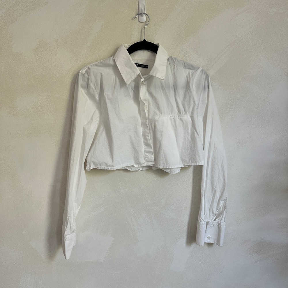 Zara White Long Sleeve Cropped Button Down Shirt